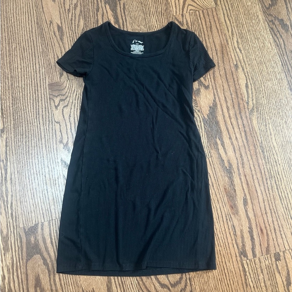 Medium black dress